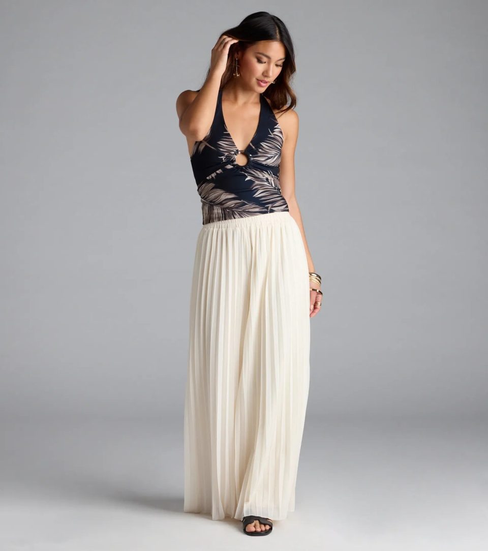 Vacay Beauty Tropical Print Halter Top