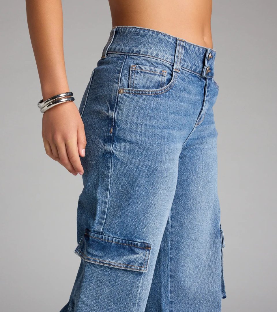 Off Duty Vibes Mid Rise Cargo Jeans