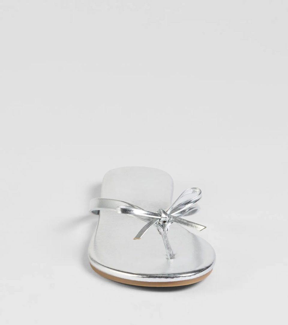 Perfect Pair Bow Detail Thong Strap Sandals